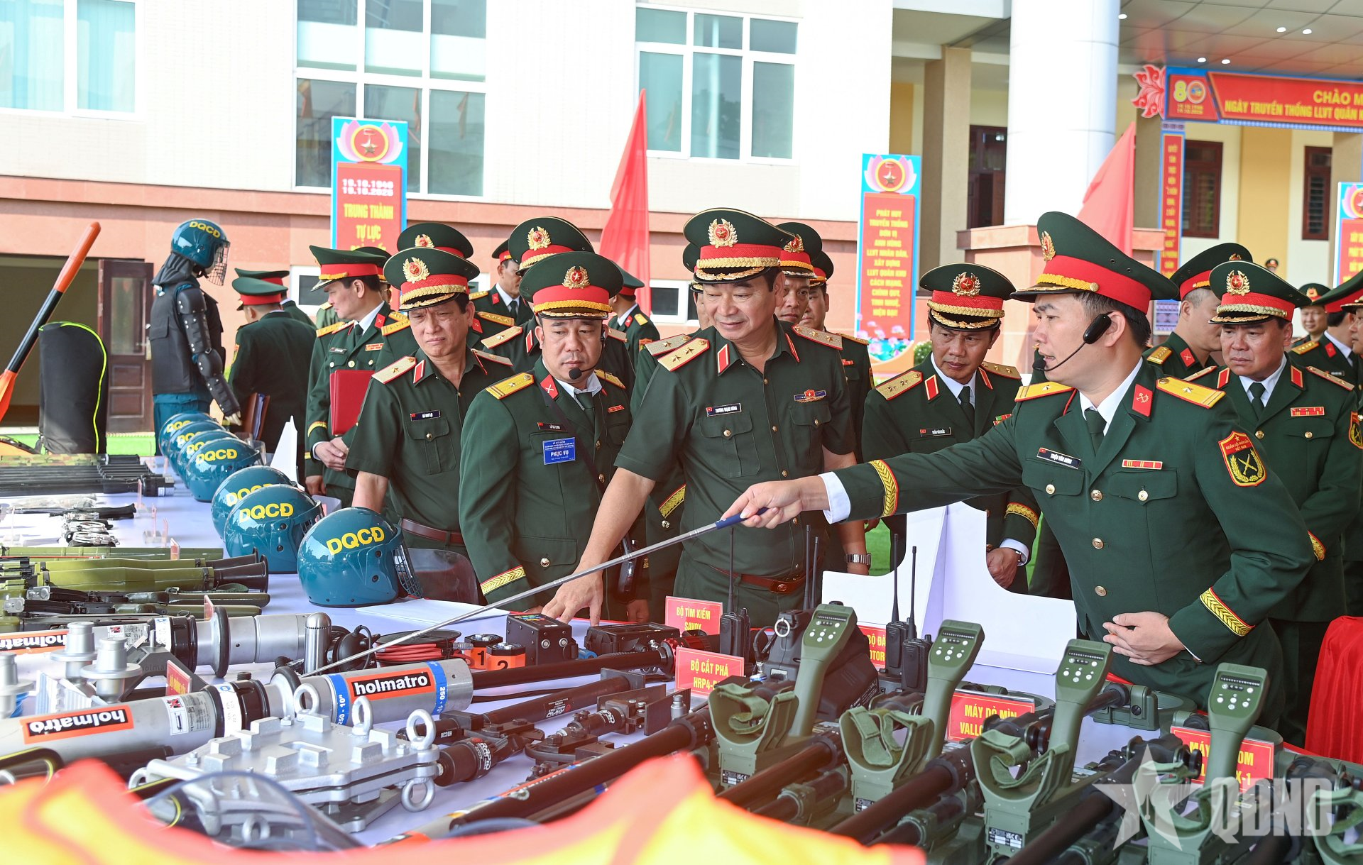 Bộ Quốc phòng kiểm tra công tác chuẩn bị kỷ niệm Ngày truyền thống LLVT Quân khu 2
